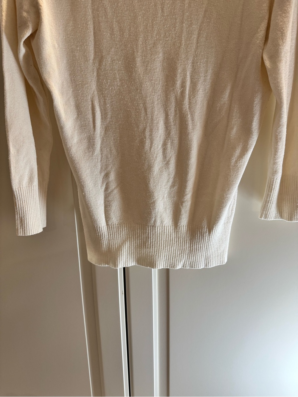 H&M Women's V-Neck Y2K Sweater - Off-White - Picture 11 of 11